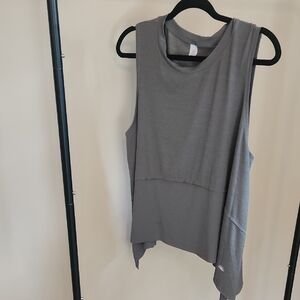 Jadelynn Brooke Gray Sleeveless Muscle Tee